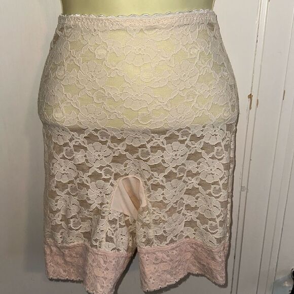 Vintage 50s or 60s cream & pink floral elastic girdle - Picture 3 of 7
